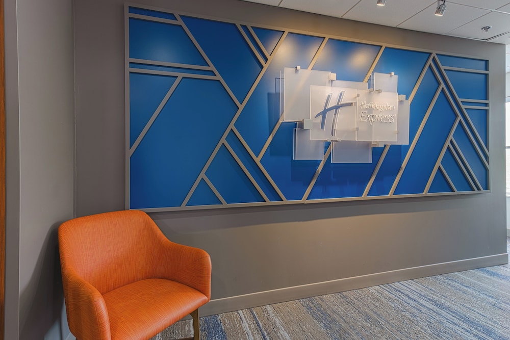 Holiday Inn Express Hartford Newington by IHG - photo 72
