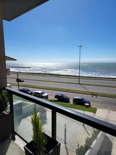 Depto premium frente al mar cochera y piscina — 4-Star Luxury Hotel in Mar Del Plata, Argentina