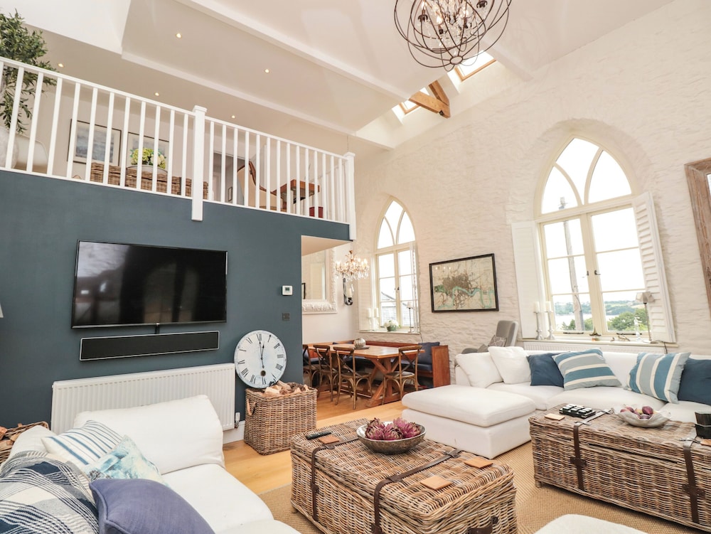 The Old Chapel - last minute hotel in Dartmouth