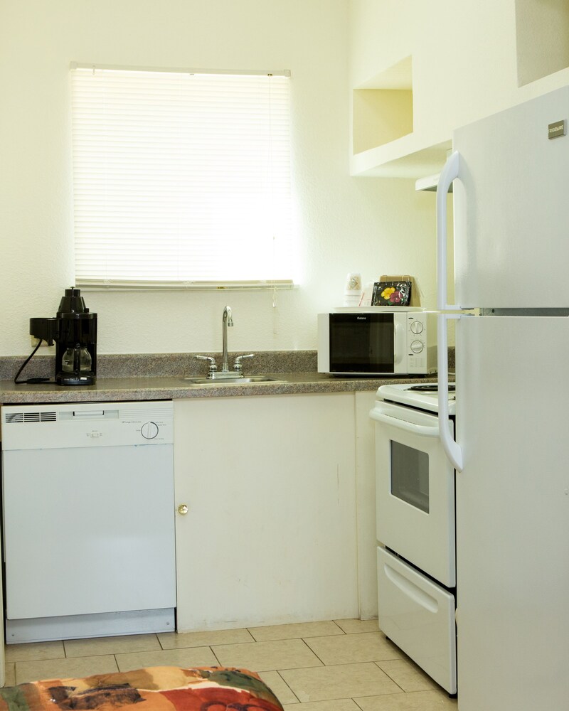 Sands Inn and Kitchen Suites - photo 8