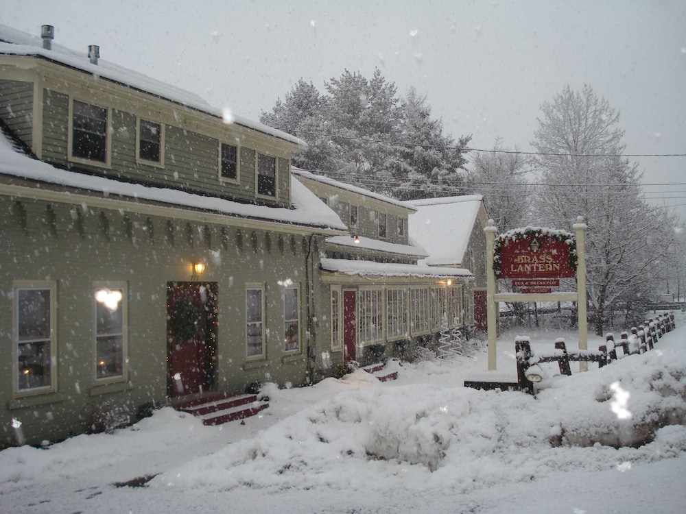 Brass Lantern Inn - photo 55