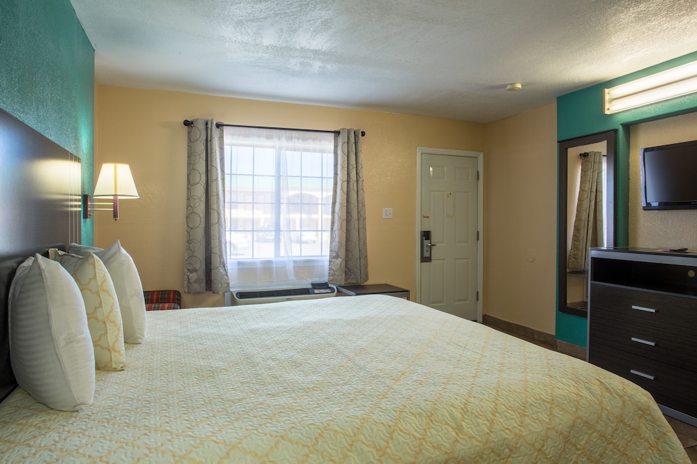 Pinn Road Inn and Suites - photo 5