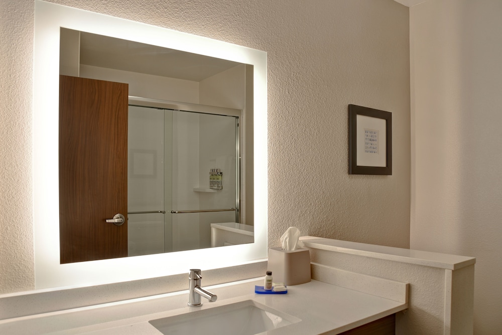 Holiday Inn Express & Suites Ottawa by IHG - photo 25
