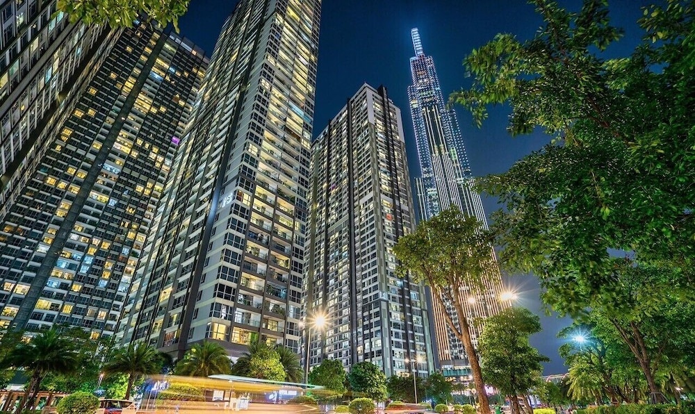 Vinhomes Central Park Premier Apartments — 4-Star Luxury Hotel in Ho Chi Minh City, Vietnam