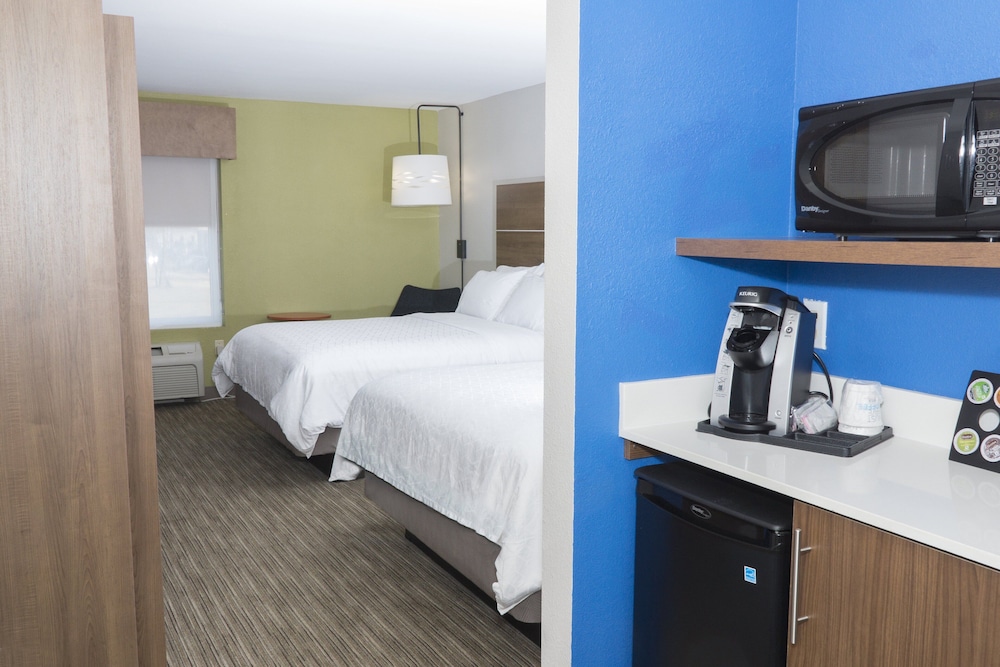 Holiday Inn Express Hotel & Suites Madison by IHG - photo 30