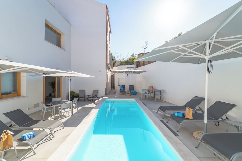 Nuova Luxury Rooms & Apartment — 4-Star Luxury Hotel in Olbia, Italy