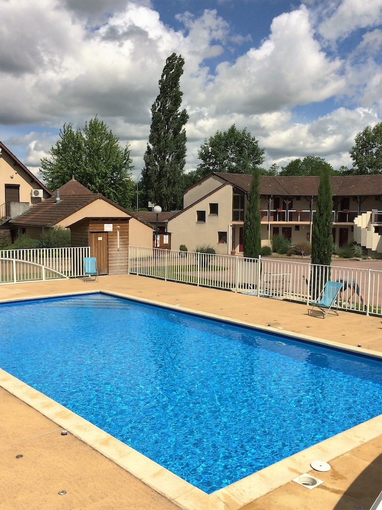 Delfotel in Paray-Le-Monial, France