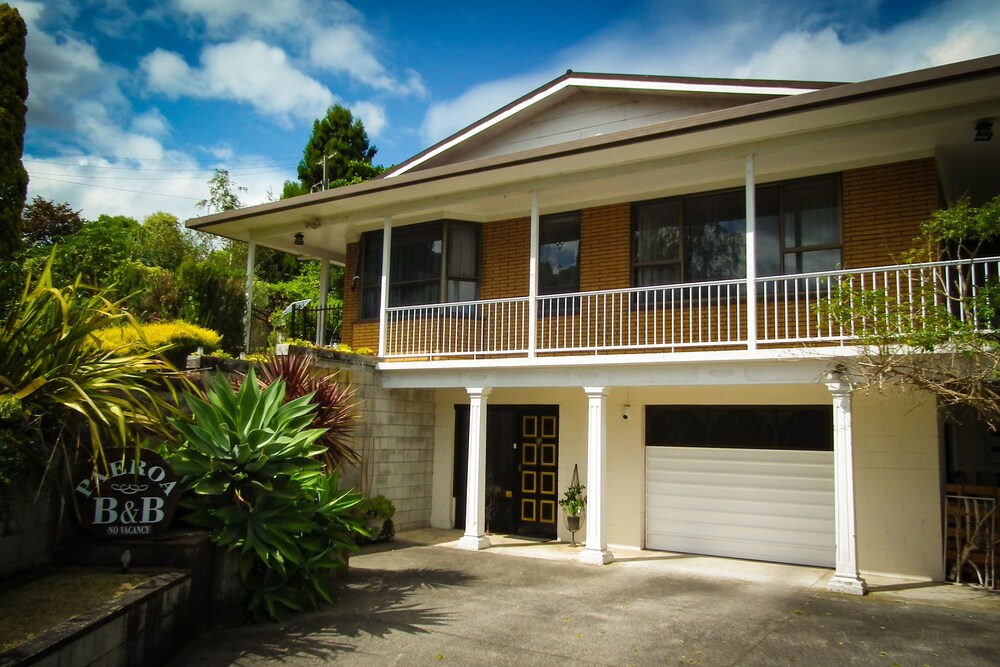 Paeroa bed and breakfast — 4-Star Luxury Hotel in Paeroa, New Zealand