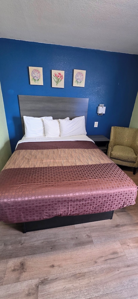 Plaza Motel - photo 14