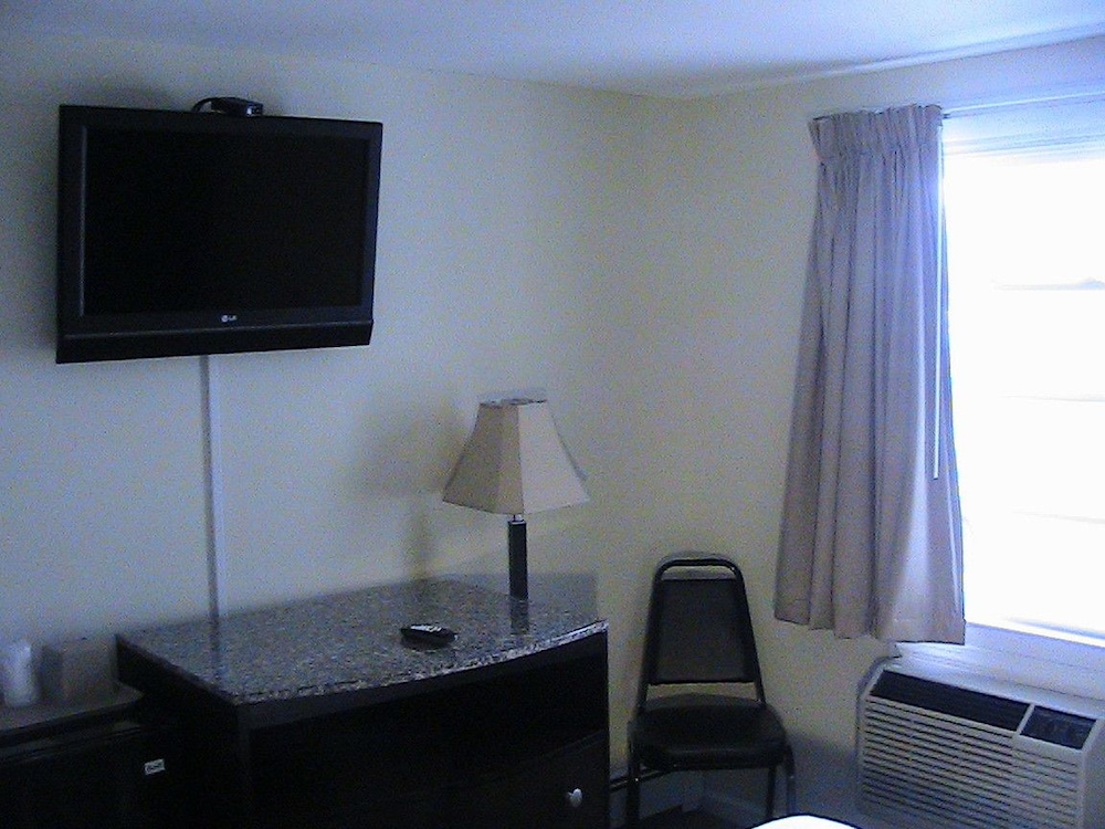 Shore Point Motel - photo 25