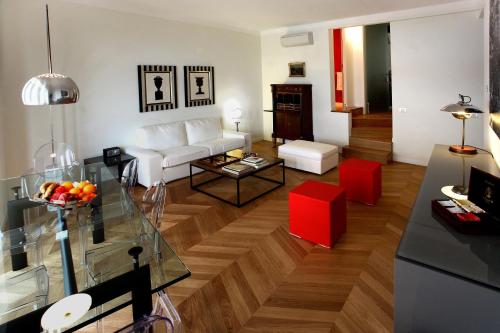 R&B Santo Stefano — 4-Star Luxury Hotel in Bologna, Italy