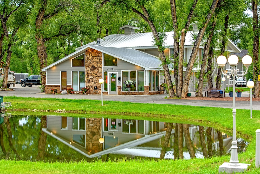 The Gunnison Inn at Dos Rios Golf Course - photo 5