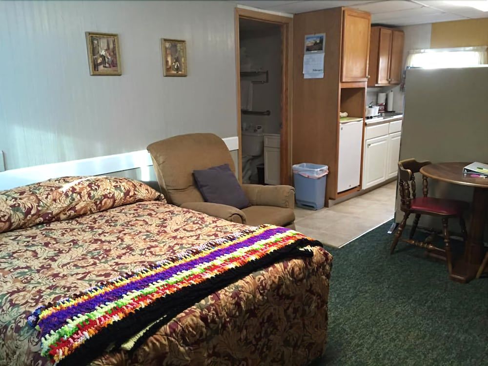 Town N' Country Motel - photo 21