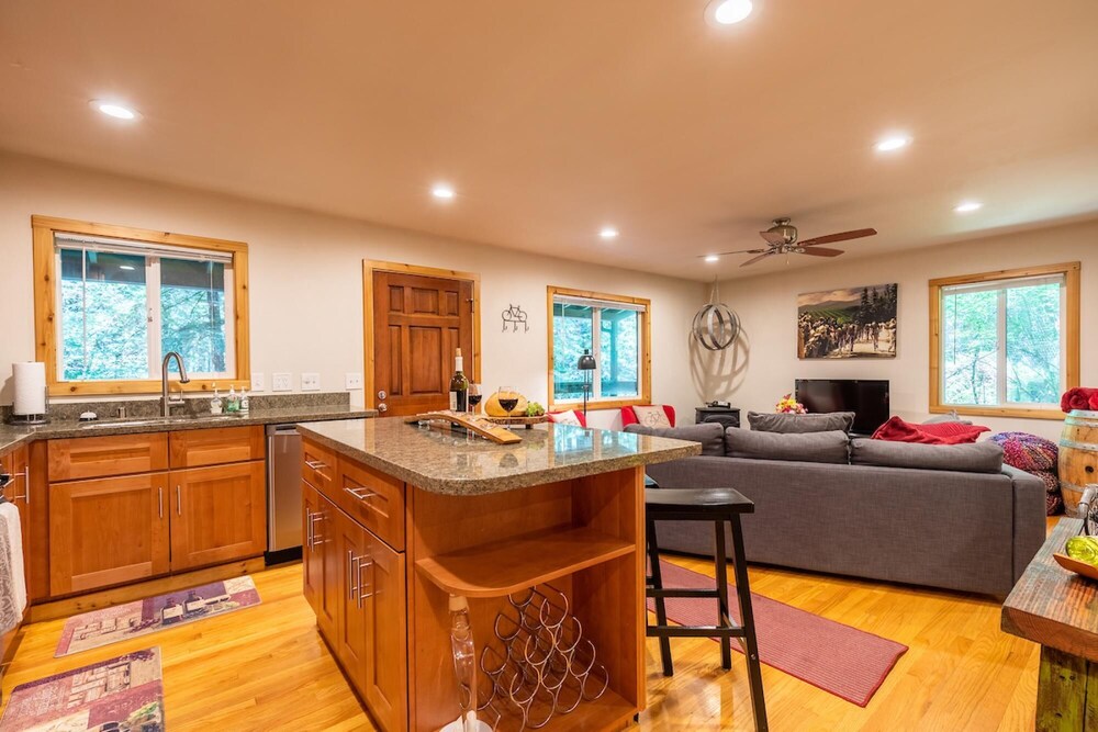 Vino Velo Retreat Redwoods Hot Tub Fire Table BBQ Game Room Fast WiFi Dog Friendly - photo 16