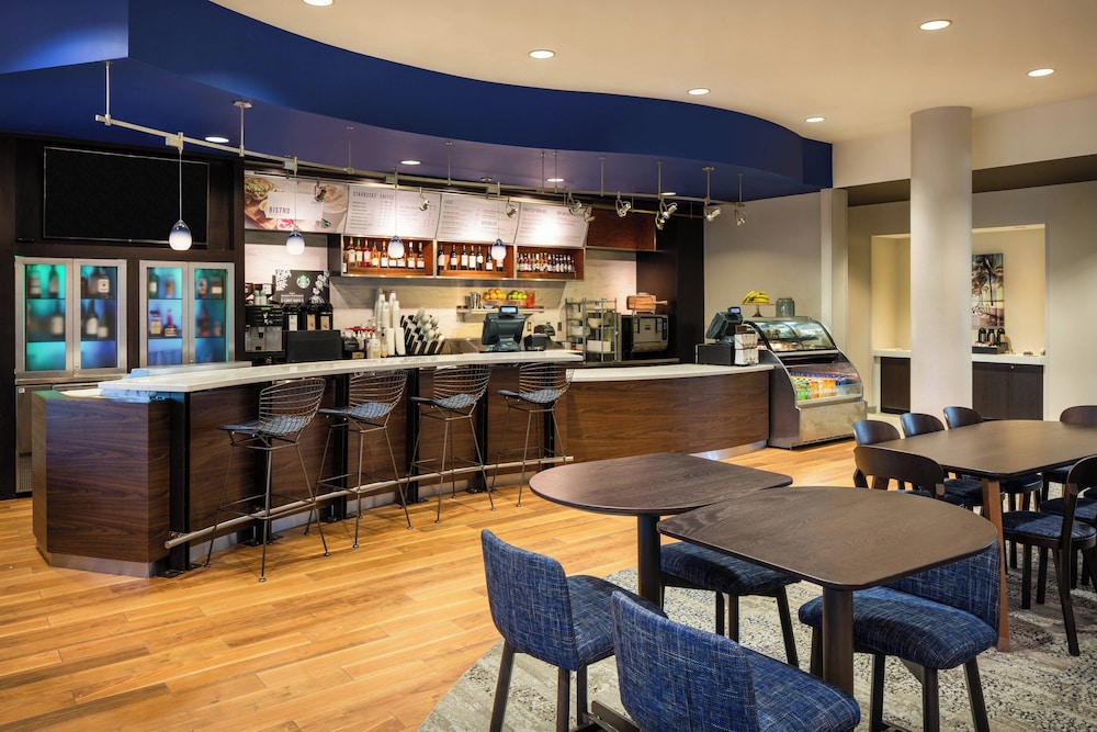 Courtyard by Marriott Fort Lauderdale Airport & Cruise Port - photo 32