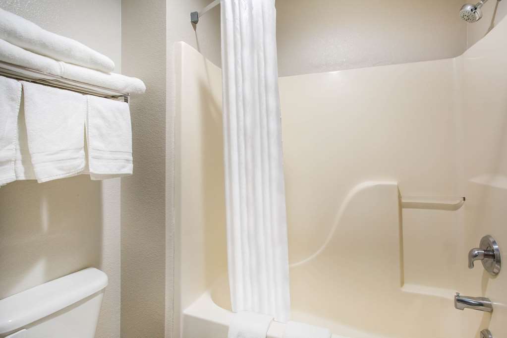 Days Inn by Wyndham Phoenix North - photo 24