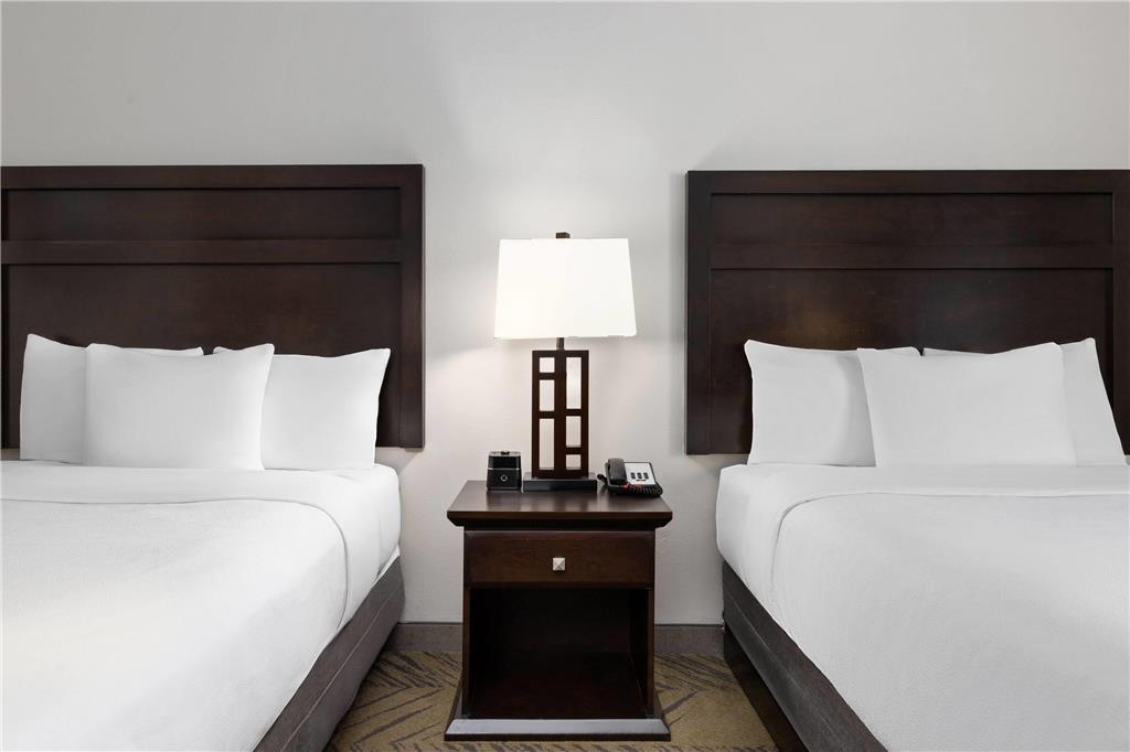 La Quinta Inn & Suites by Wyndham Brookshire West Katy - photo 12