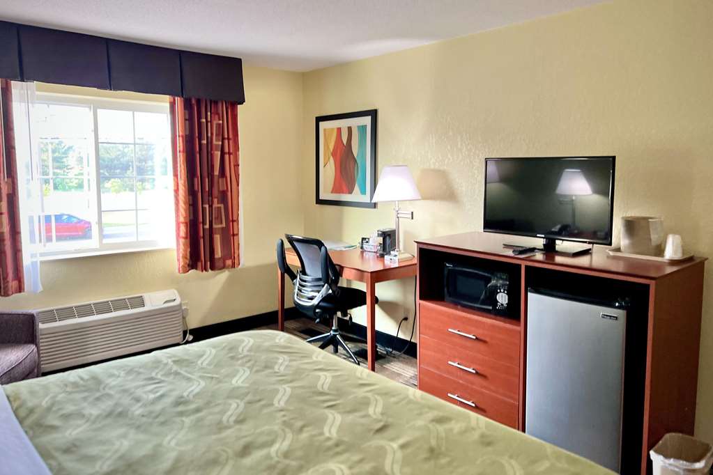 Comfort Inn and Suites Wisconsin Dells Downtown Area Newly Renovated 2026 - photo 43