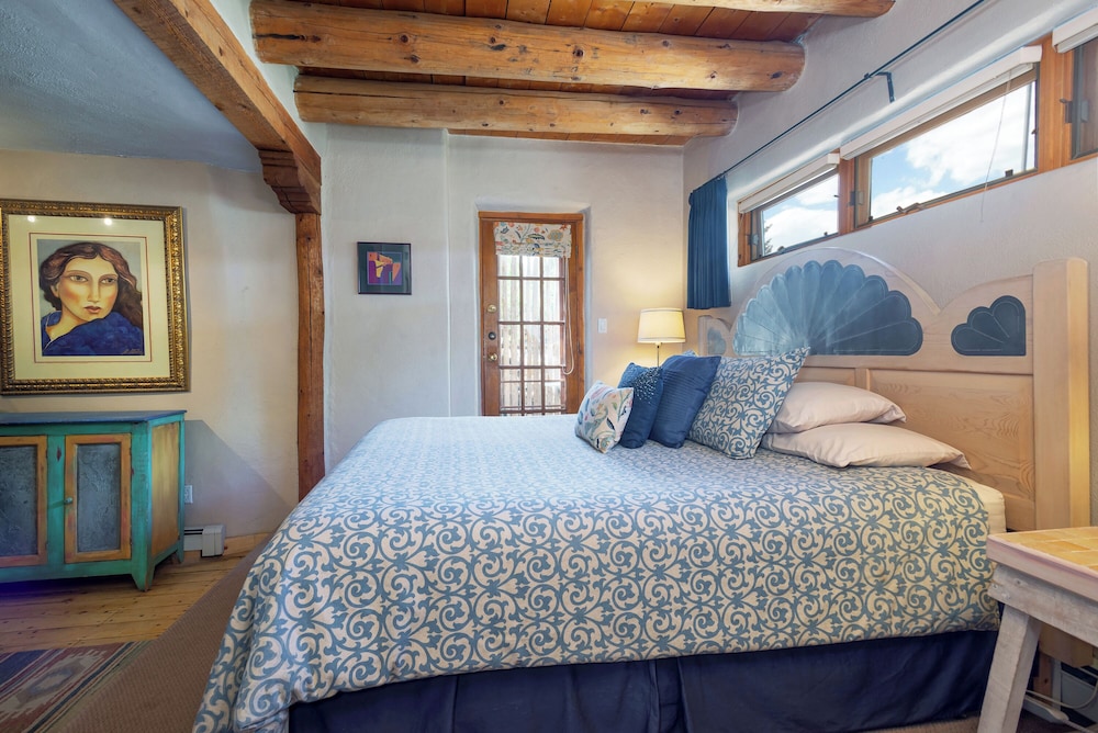 Inn on La Loma Plaza - photo 17