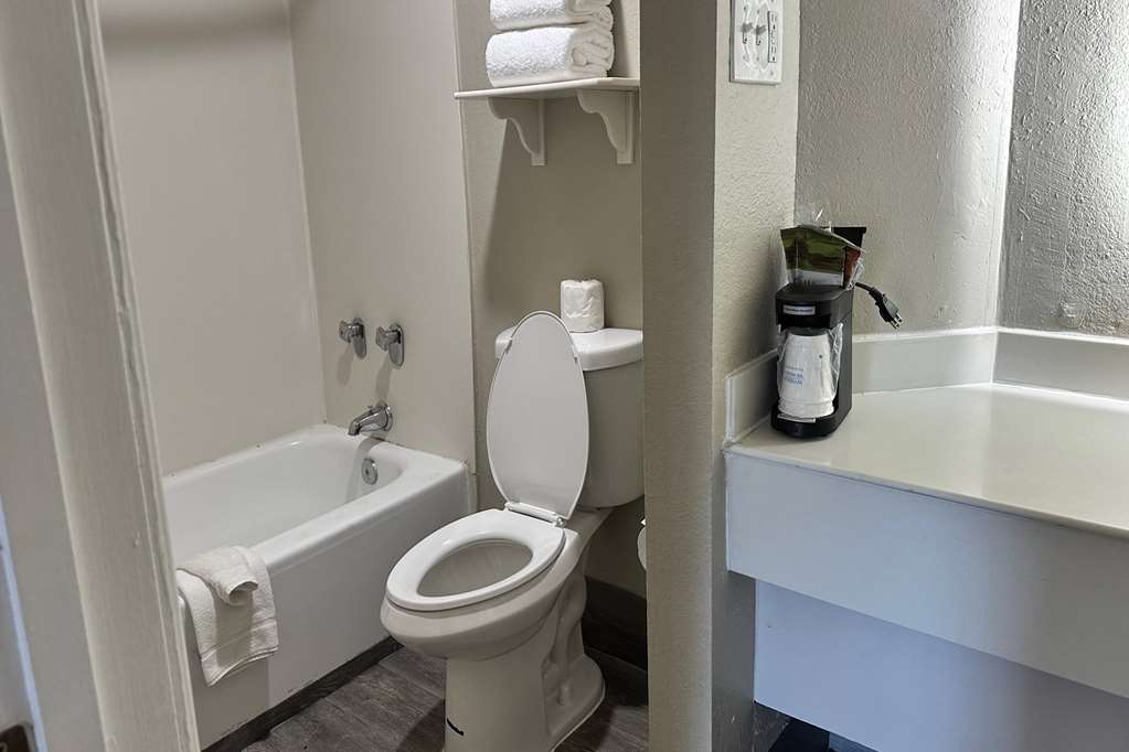 Days Inn by Wyndham San Diego Vista - photo 19