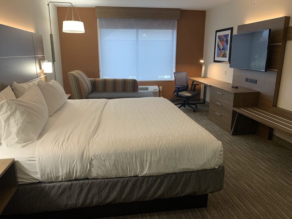 Holiday Inn Express Hotel & Suites Franklin Oil City by IHG - photo 13