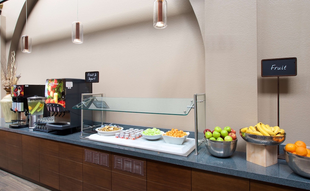 Embassy Suites by Hilton Seattle North Lynnwood - photo 46