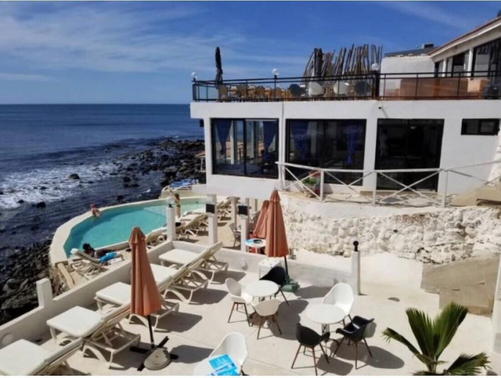 Surfer Paradise — Dakar