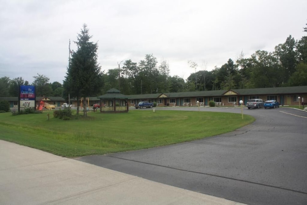 Crows Nest Inn Tawas - photo 29