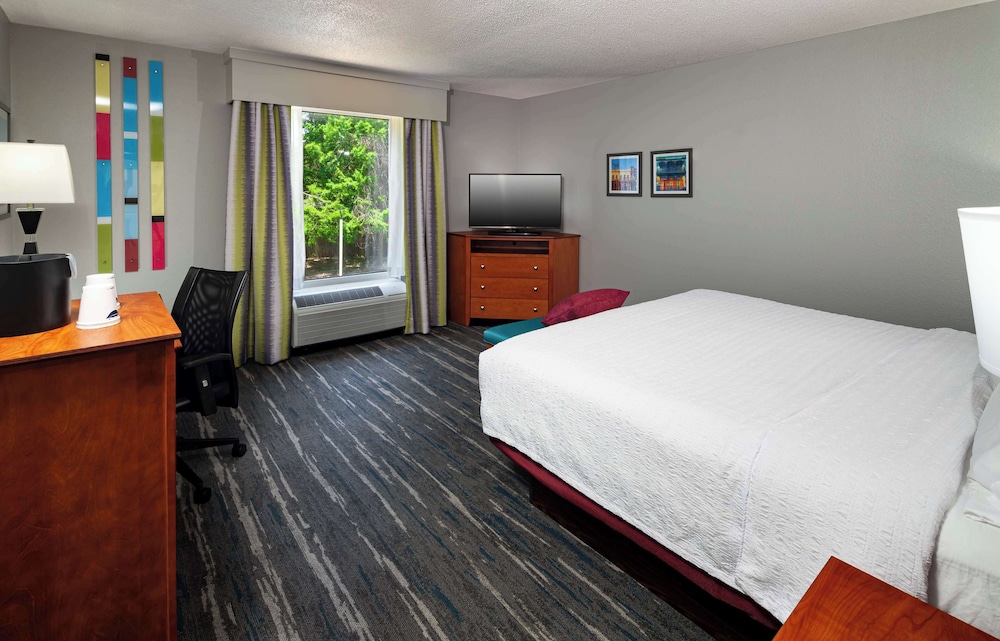 Hampton Inn & Suites Mobile I 65@ Airport Blvd - photo 22