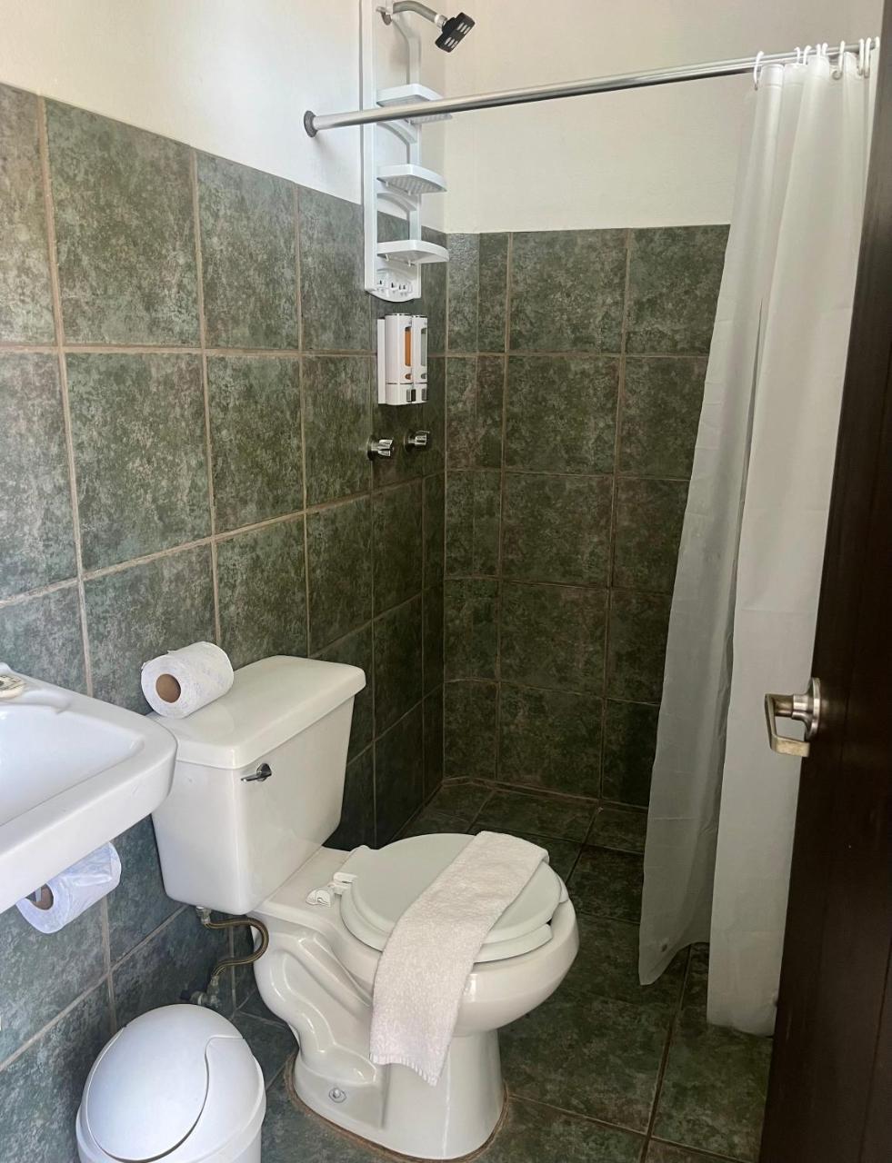 Hotel Aqualuna Cyclops in Brisas De Zicatela, Mexico