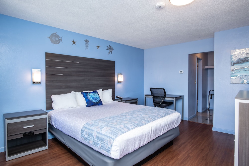 Aqua Breeze Inn - photo 38