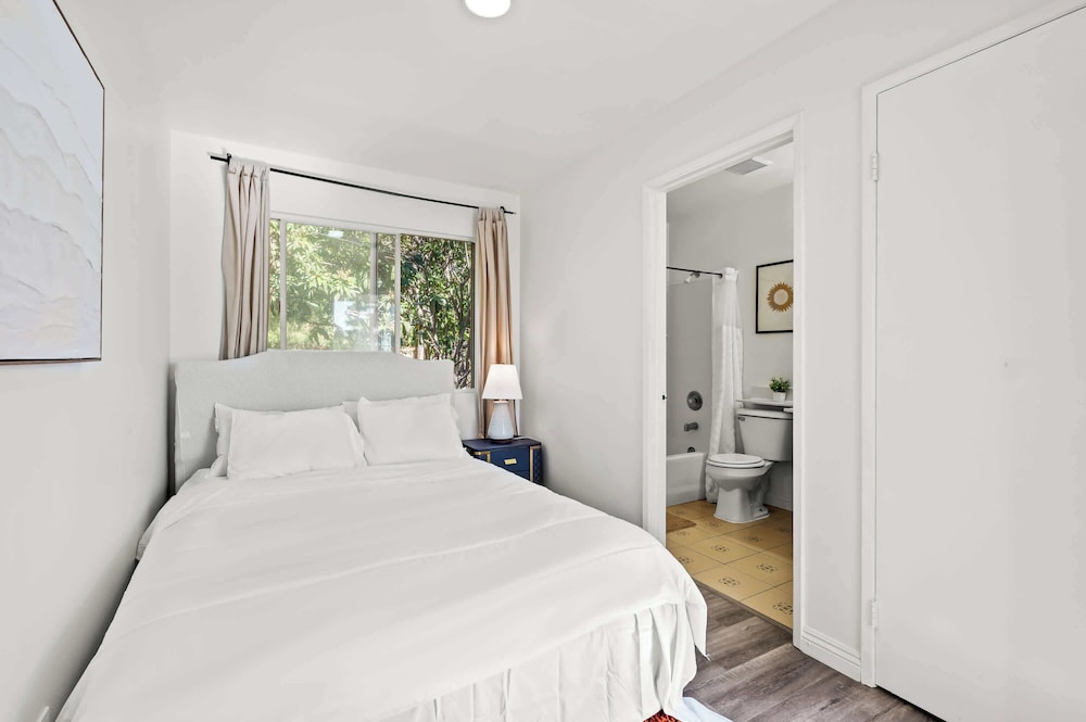 Modern Hotel style Suite in Monterey Park Near LA — hotel in Monterey Park