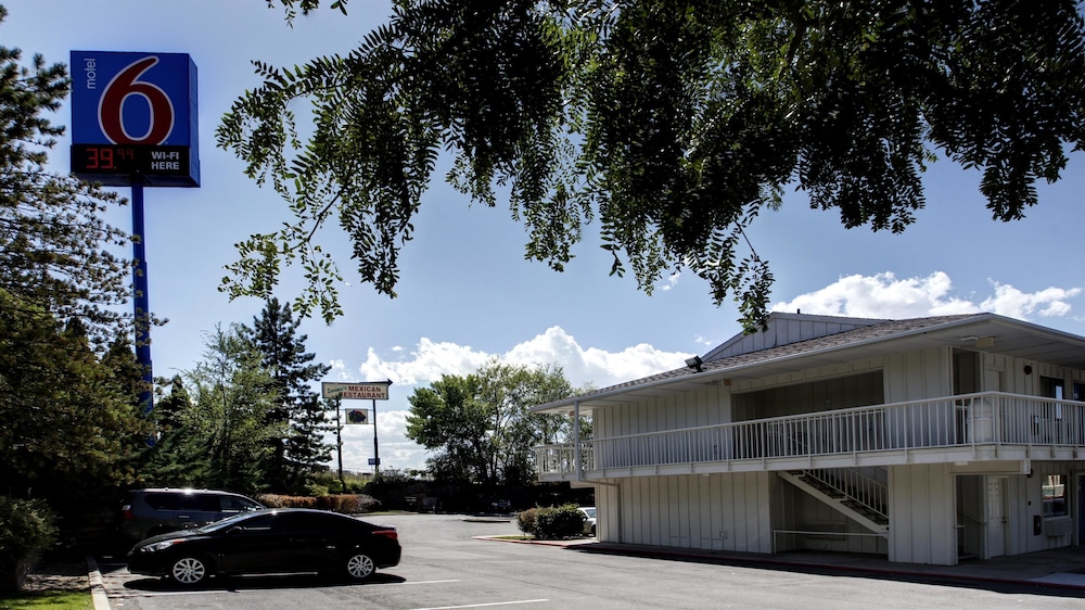 Super 8 by Wyndham Woods Cross Salt Lake City North - photo 28