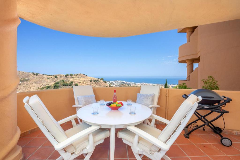 El Porton bright apartment in Calahonda Ref 95 — 4-Star Luxury Hotel in Mijas, Spain