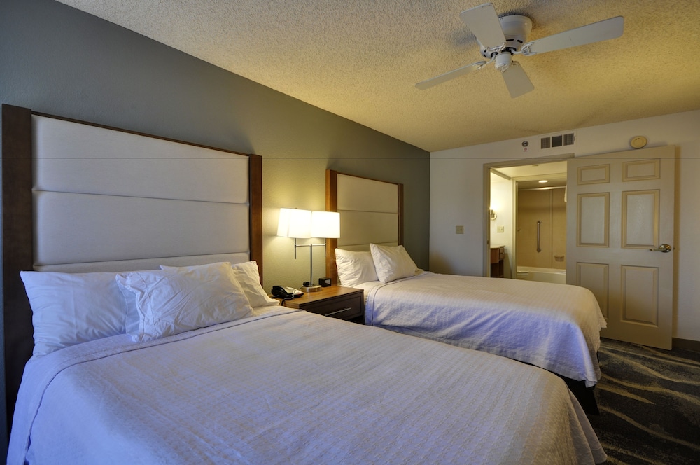 Homewood Suites by Hilton Phoenix Biltmore - photo 12