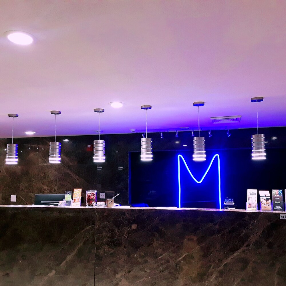 The Metropolitan Hotel - photo 3