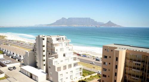 Ocean view Luxury Beachfront Self Catering Apartment — 4-Star Luxury Hotel in Cape Town, South Africa