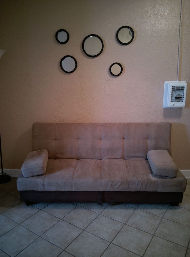 Monterey Inn Hotel - photo 19