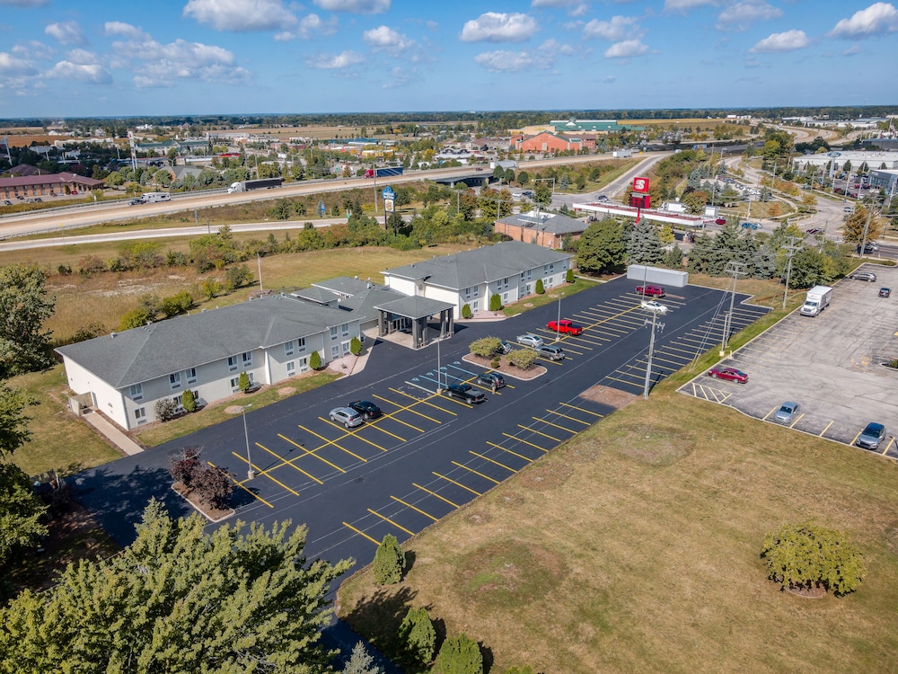 American Inn and Suites Dundee - photo 41