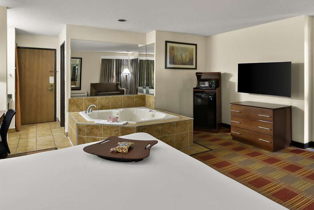 Best Western Lakewood Inn - photo 26