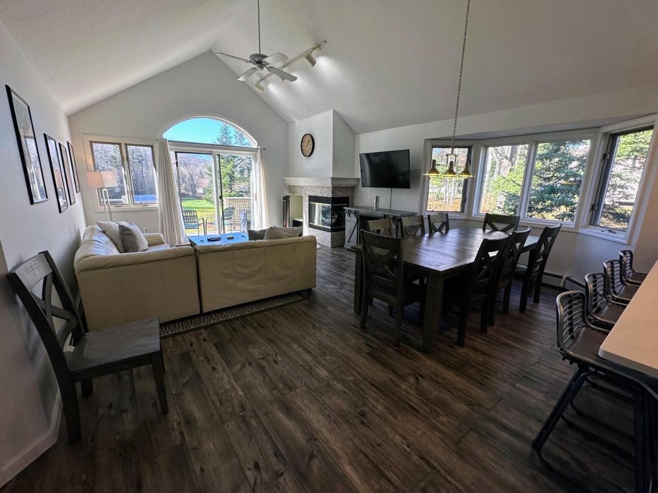 F7 Comfortable golf course townhouse within walking distance of Mount Washington Hotel - photo 8