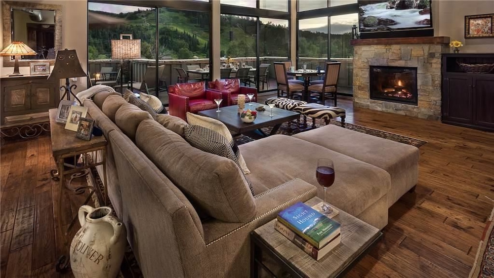 Governors Penthouse 401 3 BedroomCondo By Moving Mountains — 5-Star Luxury Hotel in Steamboat Springs, United States