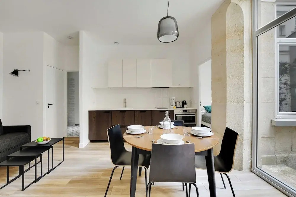 Chic Apartment 2br 6p Oberkampf Republique — 4-Star Luxury Hotel in Paris, France