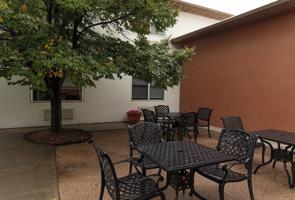 Holiday Inn Express Hotel & Suites Torrington by IHG - photo 30