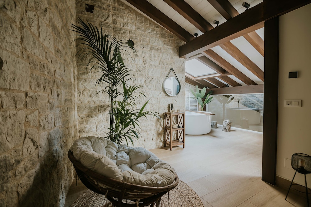 Puracepa Urban Suites - carbon neutral hotel in Haro