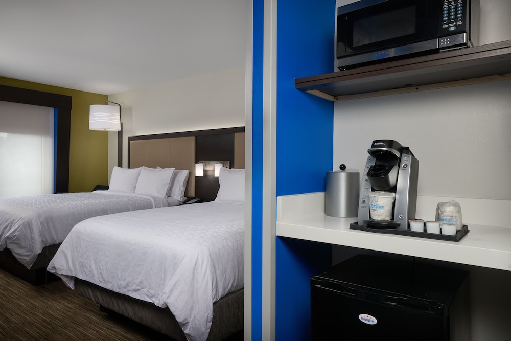 Holiday Inn Express Amherst Lockport by IHG - photo 8