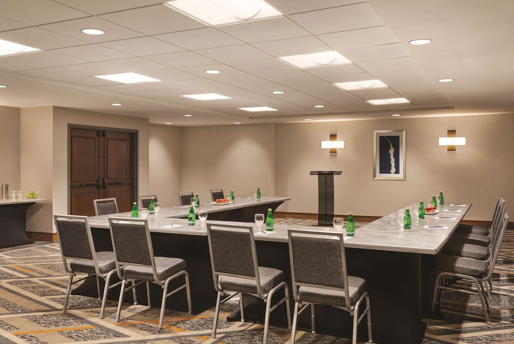 Hilton Knoxville Airport - photo 52
