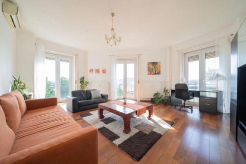 Aurelia Suite Spacious Apartment with AC and Panoramic Danube Views — 4-Star Luxury Hotel in Budapest, Hungary