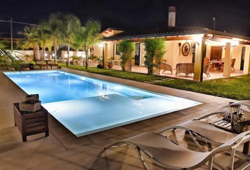 Isulatravel Villa Le Dune — 4-Star Luxury Hotel in Ispica, Italy