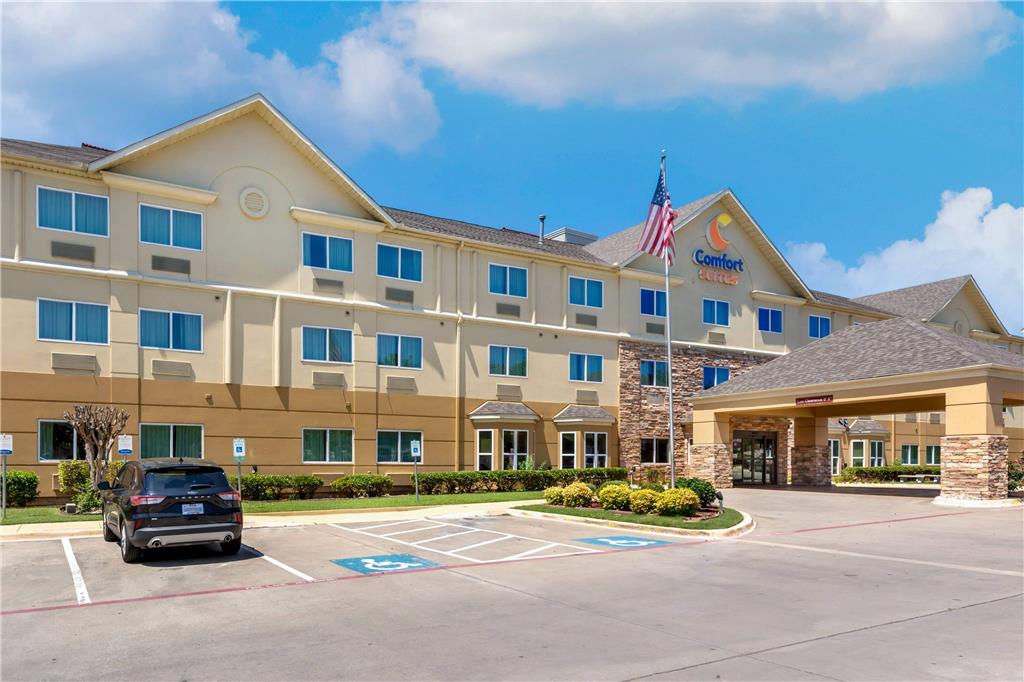 Comfort Suites North Dallas - photo 2
